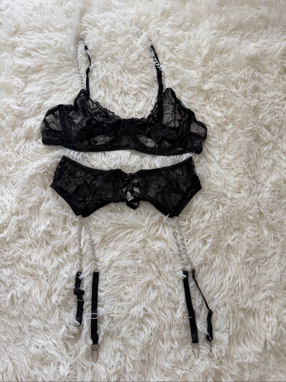 Size S set black lace bra